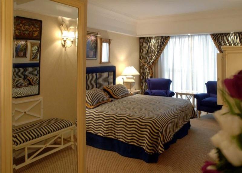 Crowne Plaza / Crowne Plaza