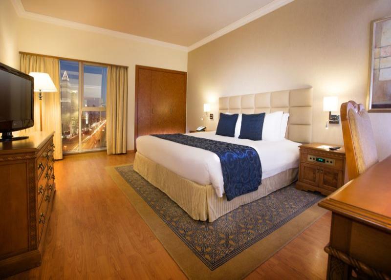 Crowne Plaza / Crowne Plaza