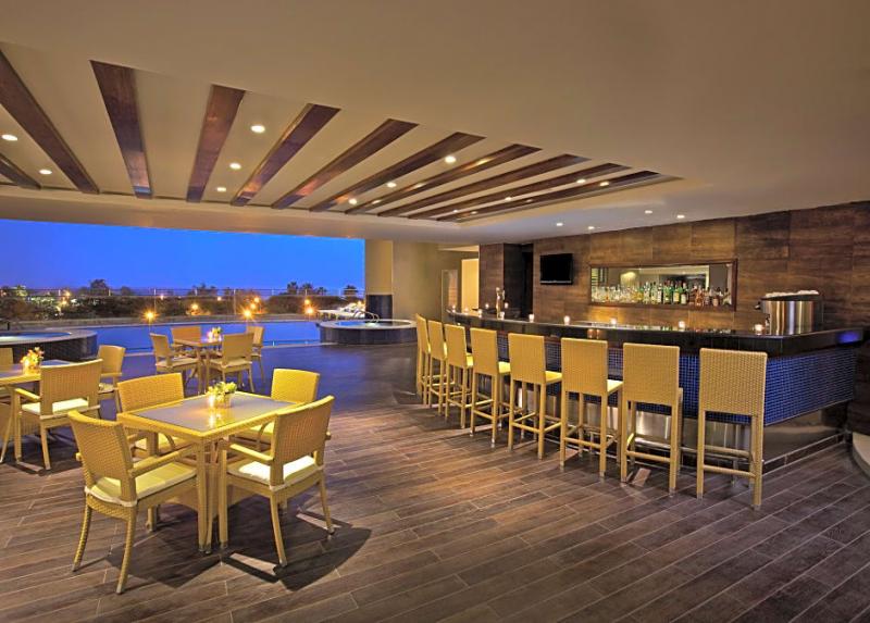 Double Tree By Hilton / Double Tree By Hilton