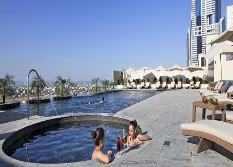 Millenium Plaza / Millenium Plaza