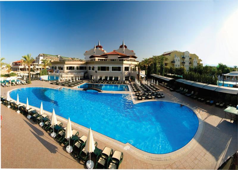 Aydinbey Famous Resort / Aydinbey Famous Resort