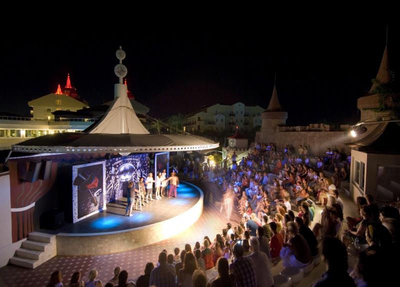 Aydinbey Famous Resort / Aydinbey Famous Resort