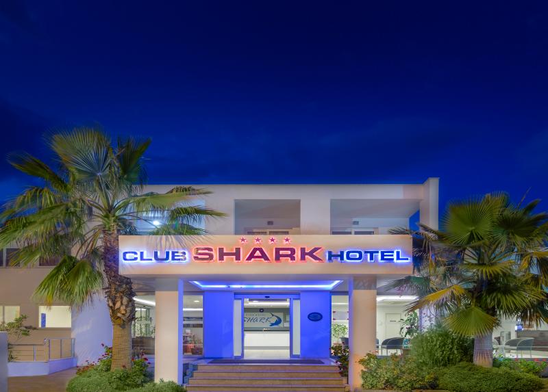 CLUB SHARK HOTEL