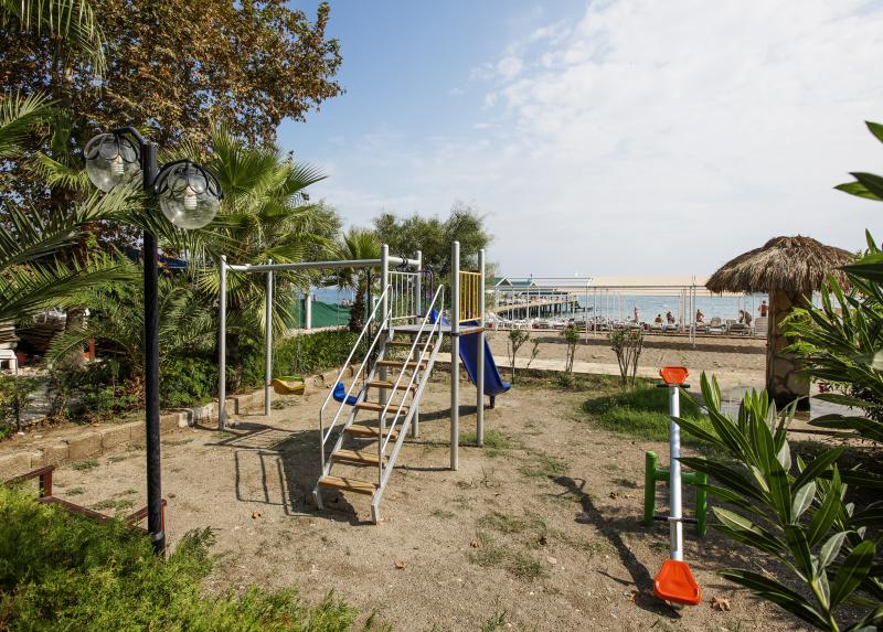 Larissa Mare Beach / Larissa Mare Beach