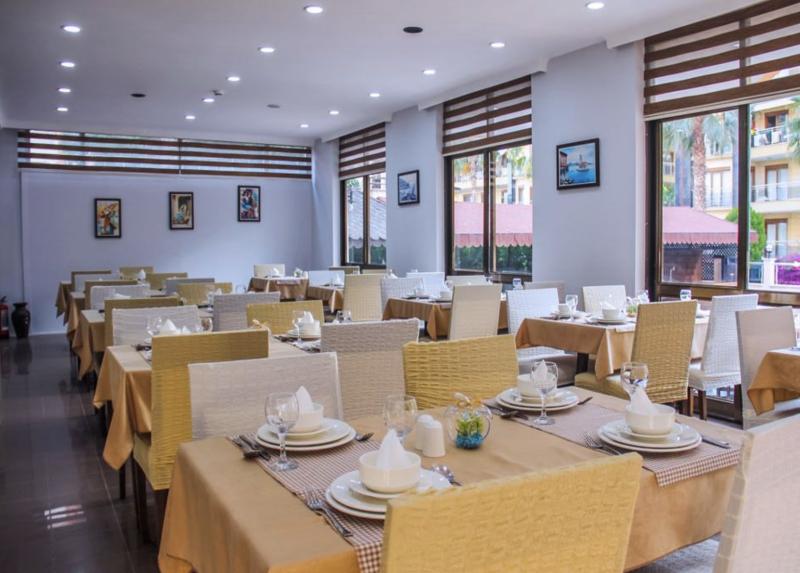 Yaman Life Hotel / Yaman Life Hotel