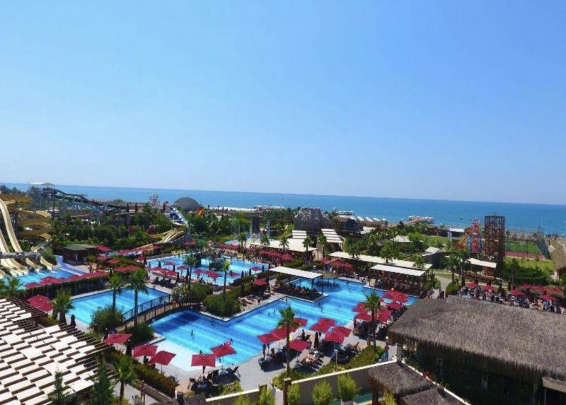 Aska Lara River Suite / Aska Lara River Suite