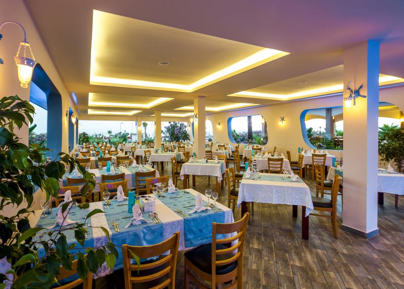 Club Hotel Turan Prince World / Club Hotel Turan Prince World