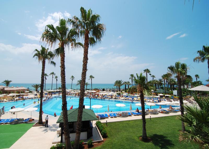Adora Golf Resort Hotel / Adora Golf Resort Hotel