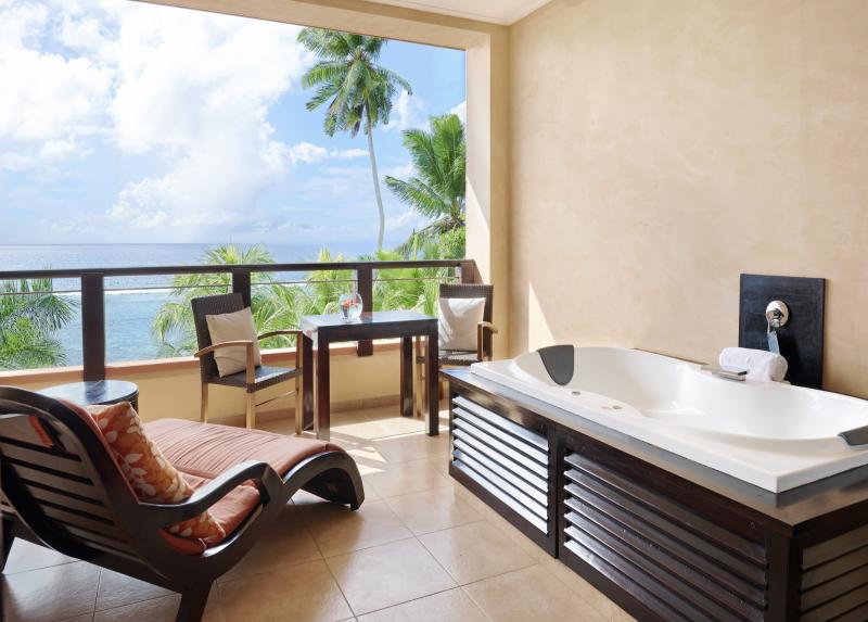 Doubletree By Hilton Seychelles Allamanda Resort And Spa / Doubletree By Hilton Seychelles Allamanda Resort And Spa