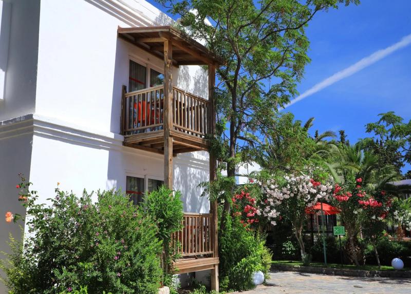 Very Chic Hotel / Very Chic Hotel