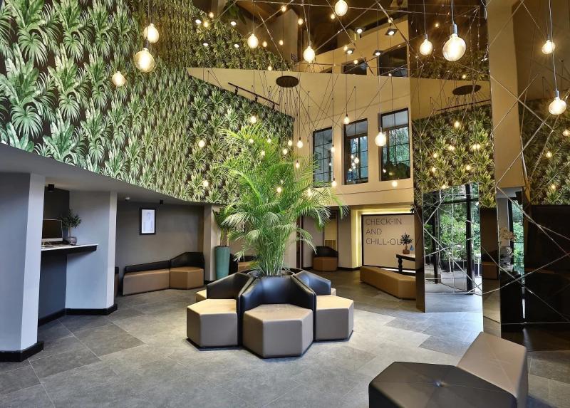 Very Chic Hotel / Very Chic Hotel