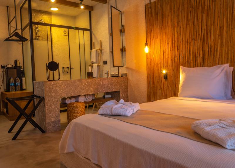 Very Chic Hotel / Very Chic Hotel