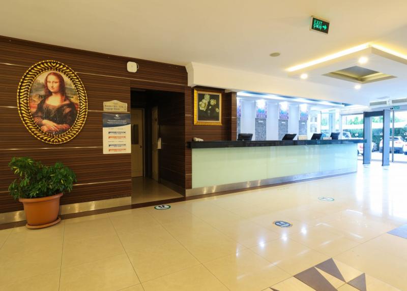 Crystal Aura Beach Resort And Spa / Crystal Aura Beach Resort And Spa