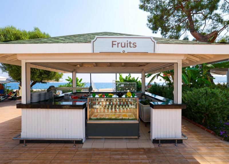 Crystal Aura Beach Resort And Spa / Crystal Aura Beach Resort And Spa