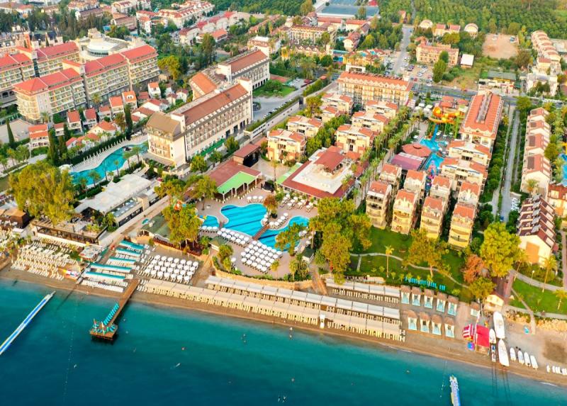 Crystal Aura Beach Resort And Spa / Crystal Aura Beach Resort And Spa
