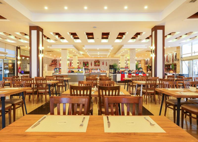 Crystal Aura Beach Resort And Spa / Crystal Aura Beach Resort And Spa