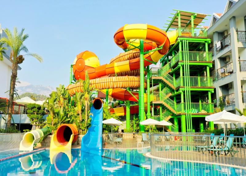 Crystal Aura Beach Resort And Spa / Crystal Aura Beach Resort And Spa