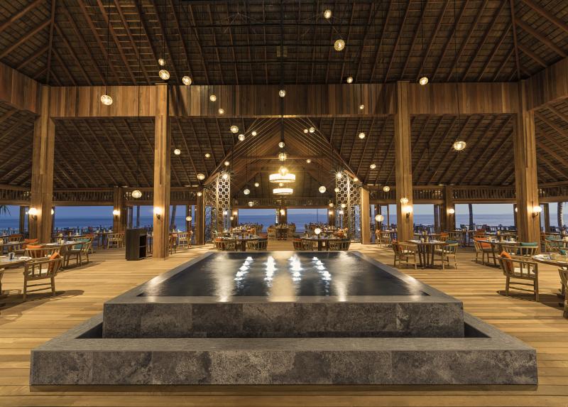 Hurawalhi Island Resort / Hurawalhi Island Resort