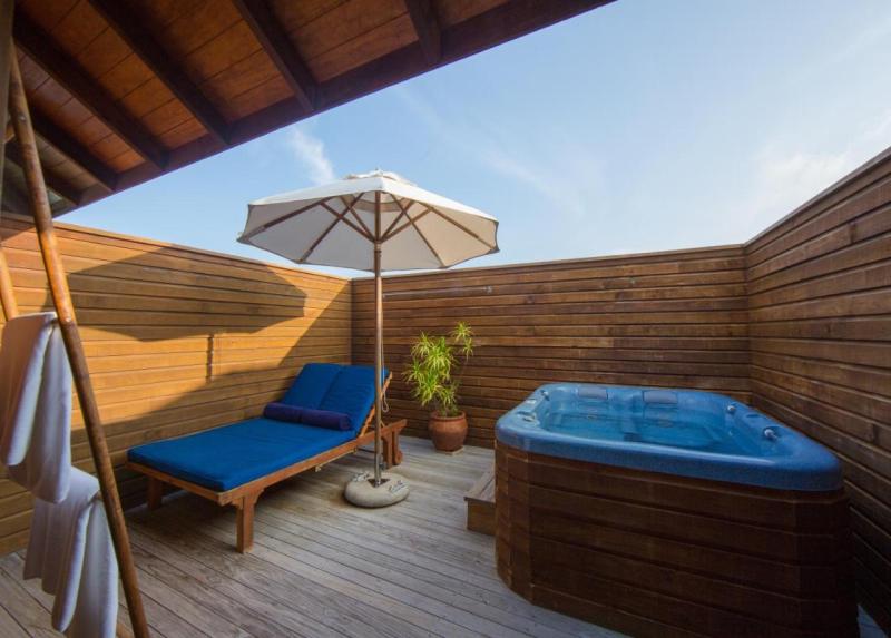 Vilamendhoo Island Resort & Spa / Vilamendhoo Island Resort & Spa