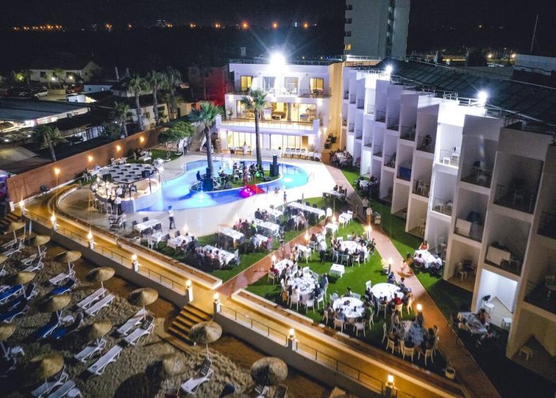 Mimoza Beach Hotel / Mimoza Beach Hotel