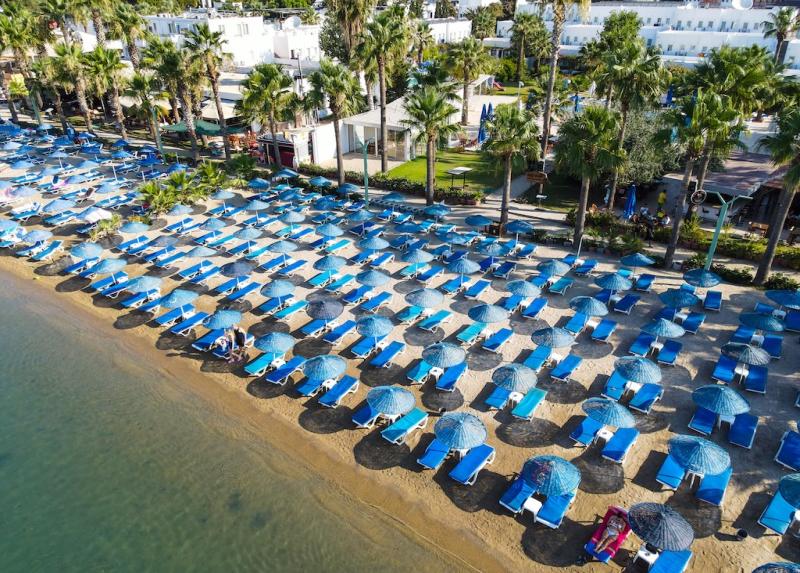 Nagi Beach Hotel / Nagi Beach Hotel