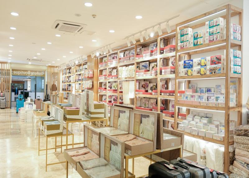 Crystal Admiral Resort Suites And Spa / Crystal Admiral Resort Suites And Spa