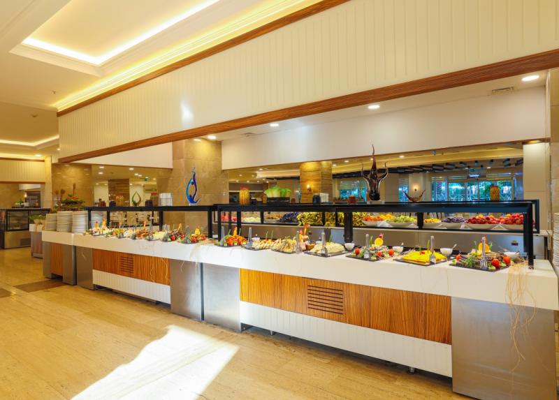 Crystal Admiral Resort Suites And Spa / Crystal Admiral Resort Suites And Spa