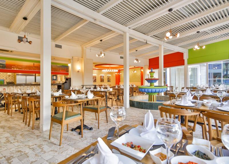 Crystal Admiral Resort Suites And Spa / Crystal Admiral Resort Suites And Spa