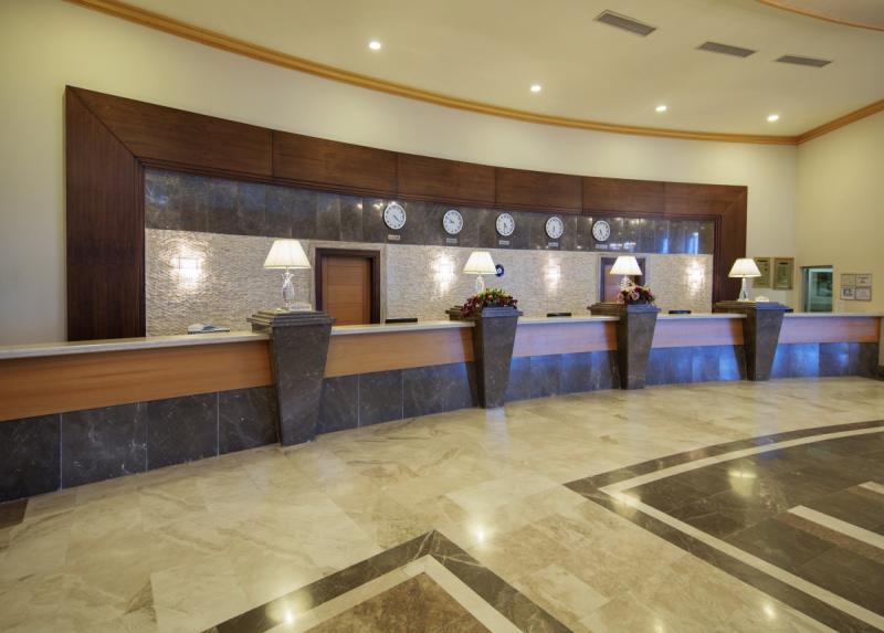 Crystal Admiral Resort Suites And Spa / Crystal Admiral Resort Suites And Spa