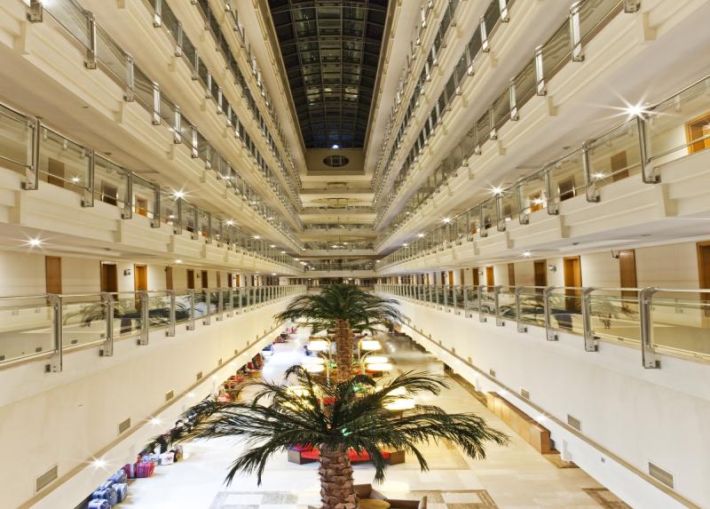 Crystal Admiral Resort Suites And Spa / Crystal Admiral Resort Suites And Spa