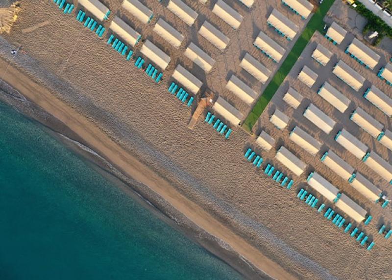 Crystal Admiral Resort Suites And Spa / Crystal Admiral Resort Suites And Spa