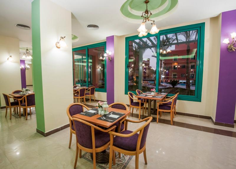 Sun And Sea Hotel / Sun And Sea Hotel