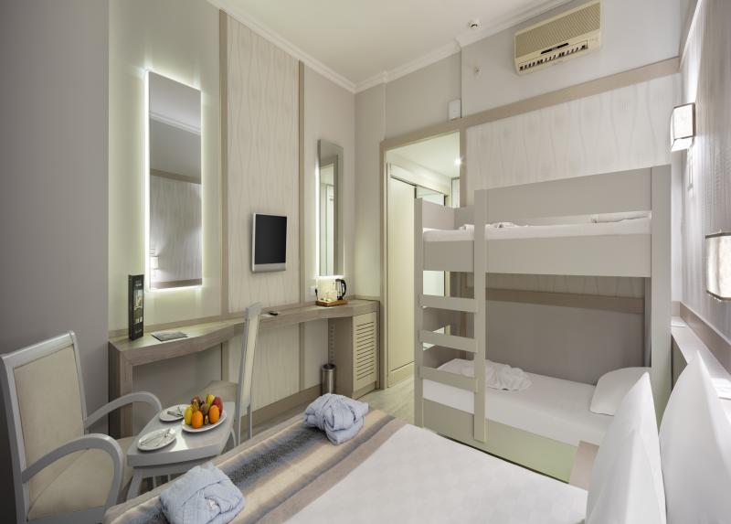 Grand Ring Hotel / Grand Ring Hotel
