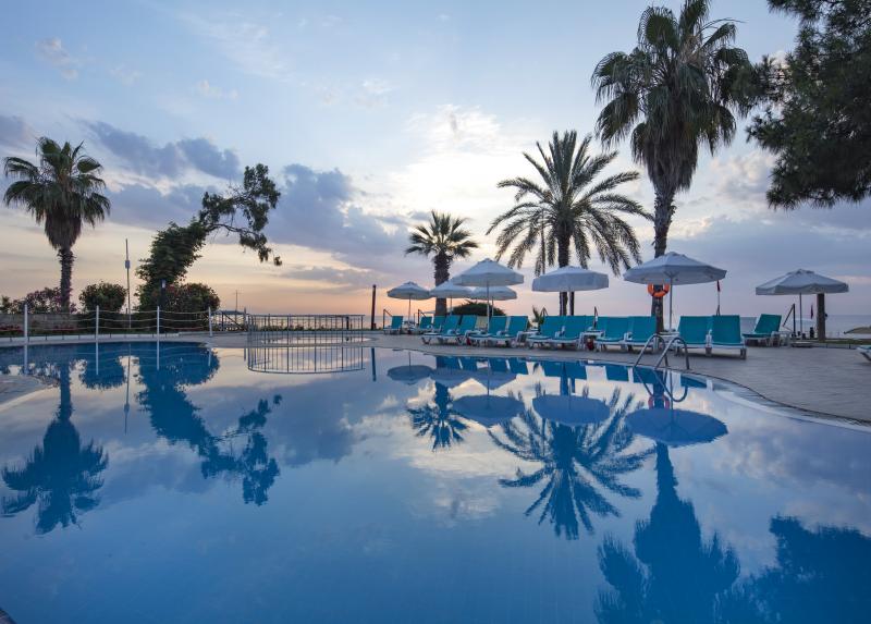 Grand Ring Hotel / Grand Ring Hotel