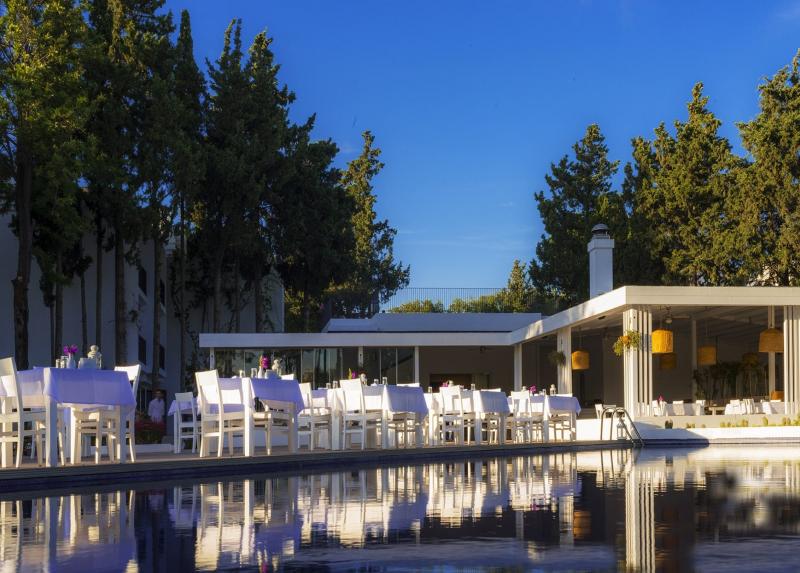 Liv Hotel By Bellazure / Liv Hotel By Bellazure