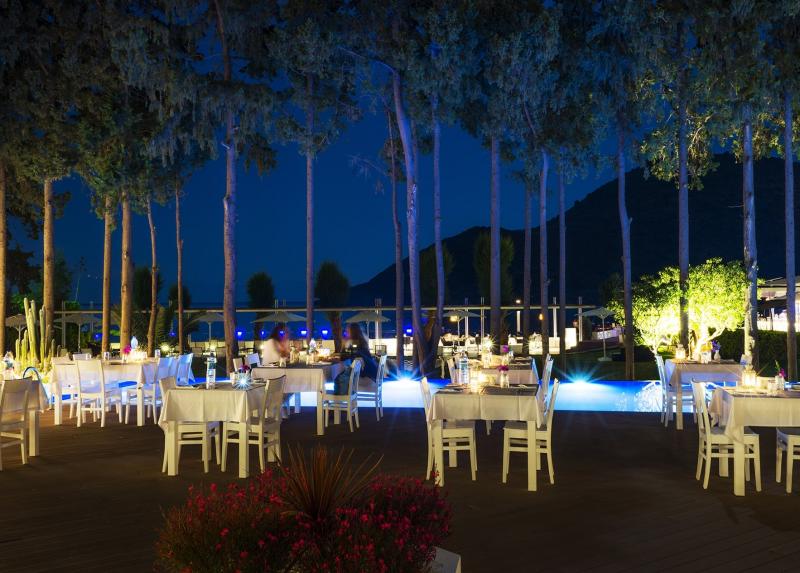 Liv Hotel By Bellazure / Liv Hotel By Bellazure