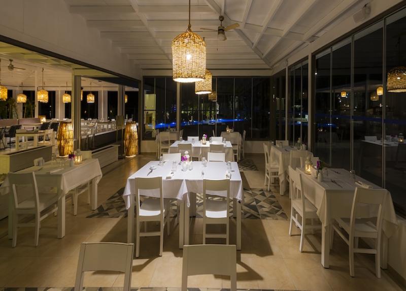 Liv Hotel By Bellazure / Liv Hotel By Bellazure