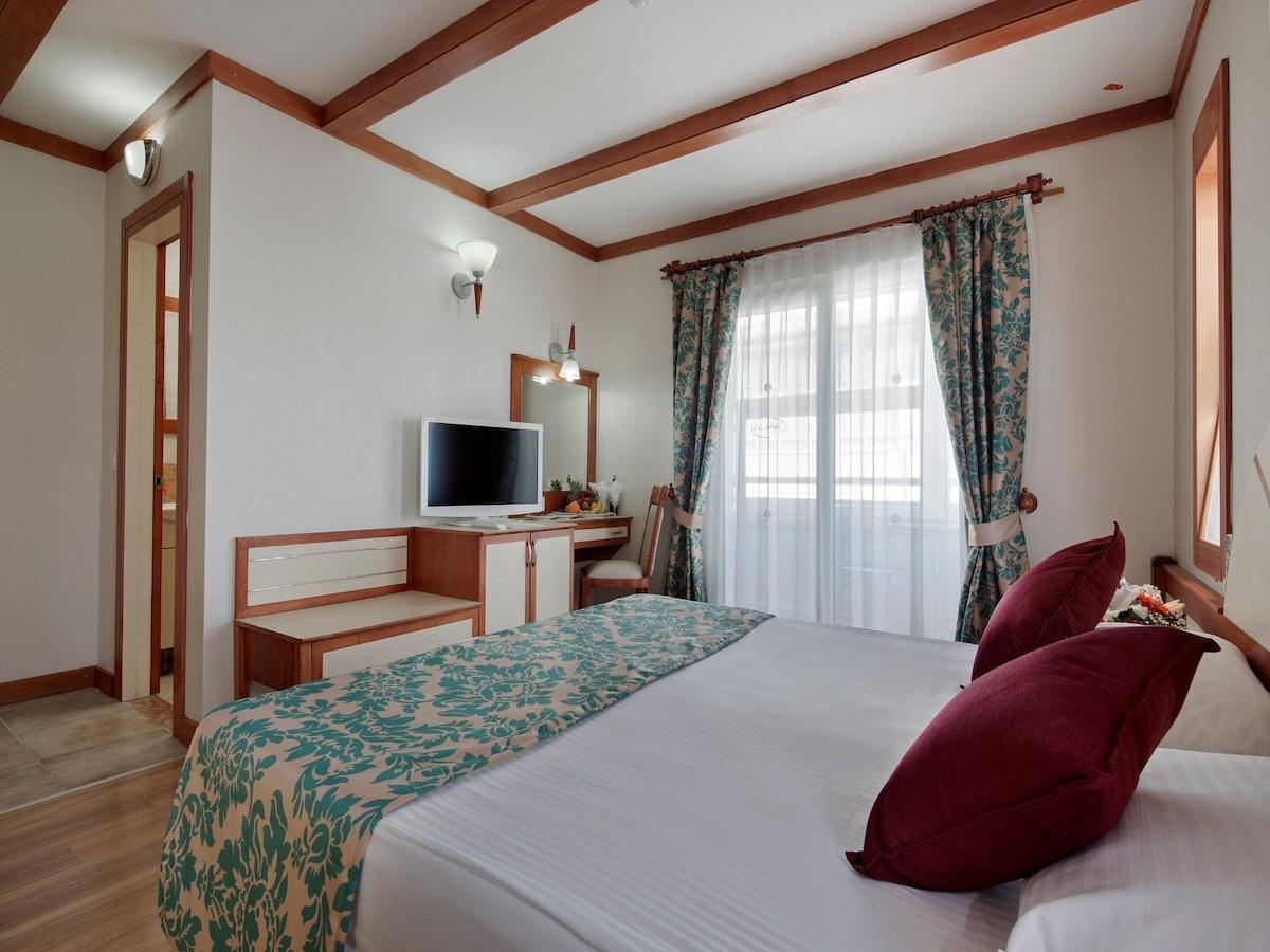 Alaiye Kleopatra Hotel & Apartman / Alaiye Kleopatra Hotel & Apartman