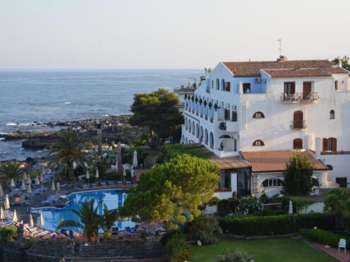 ARATHENA ROCKS HOTEL