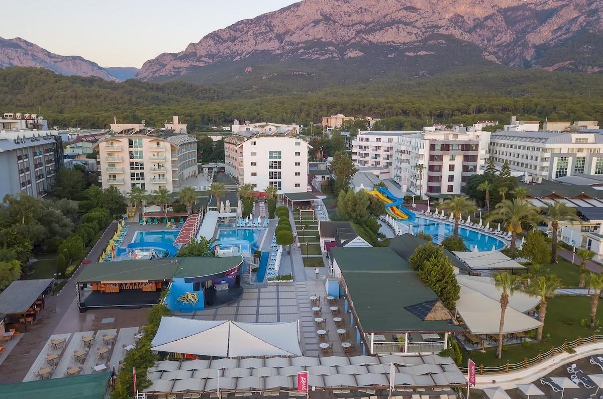 Armas Beach / Armas Beach