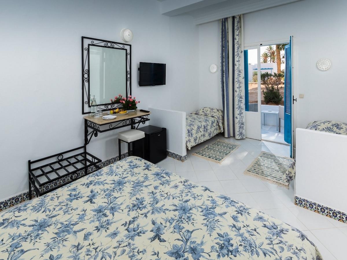 Hari Club Beach Resort / Hari Club Beach Resort