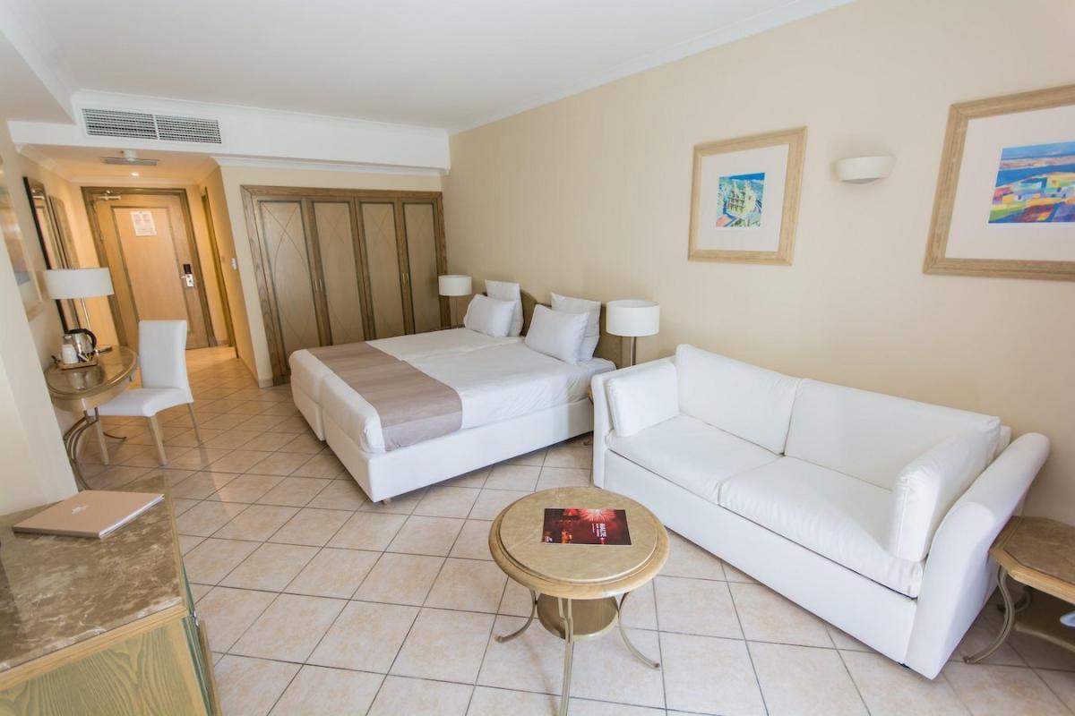 Maritim Antonine / Maritim Antonine