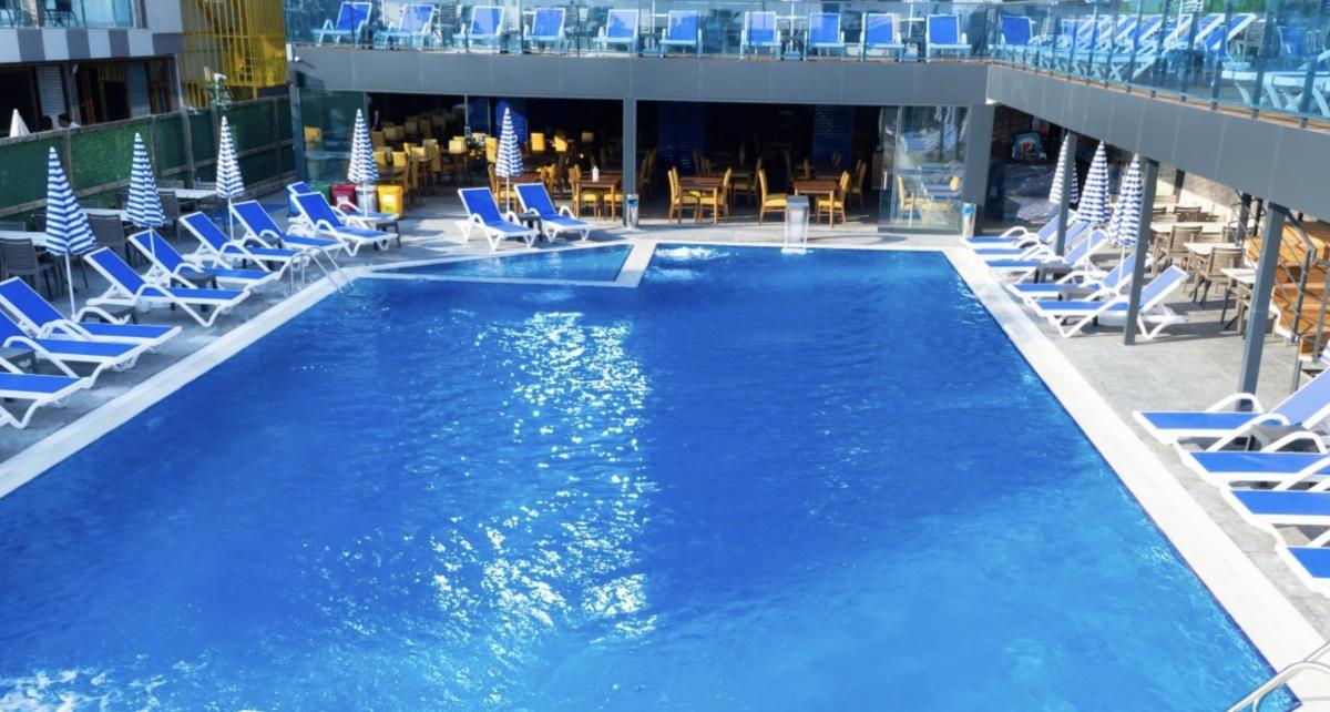 Relax Beach Hotel / Relax Beach Hotel