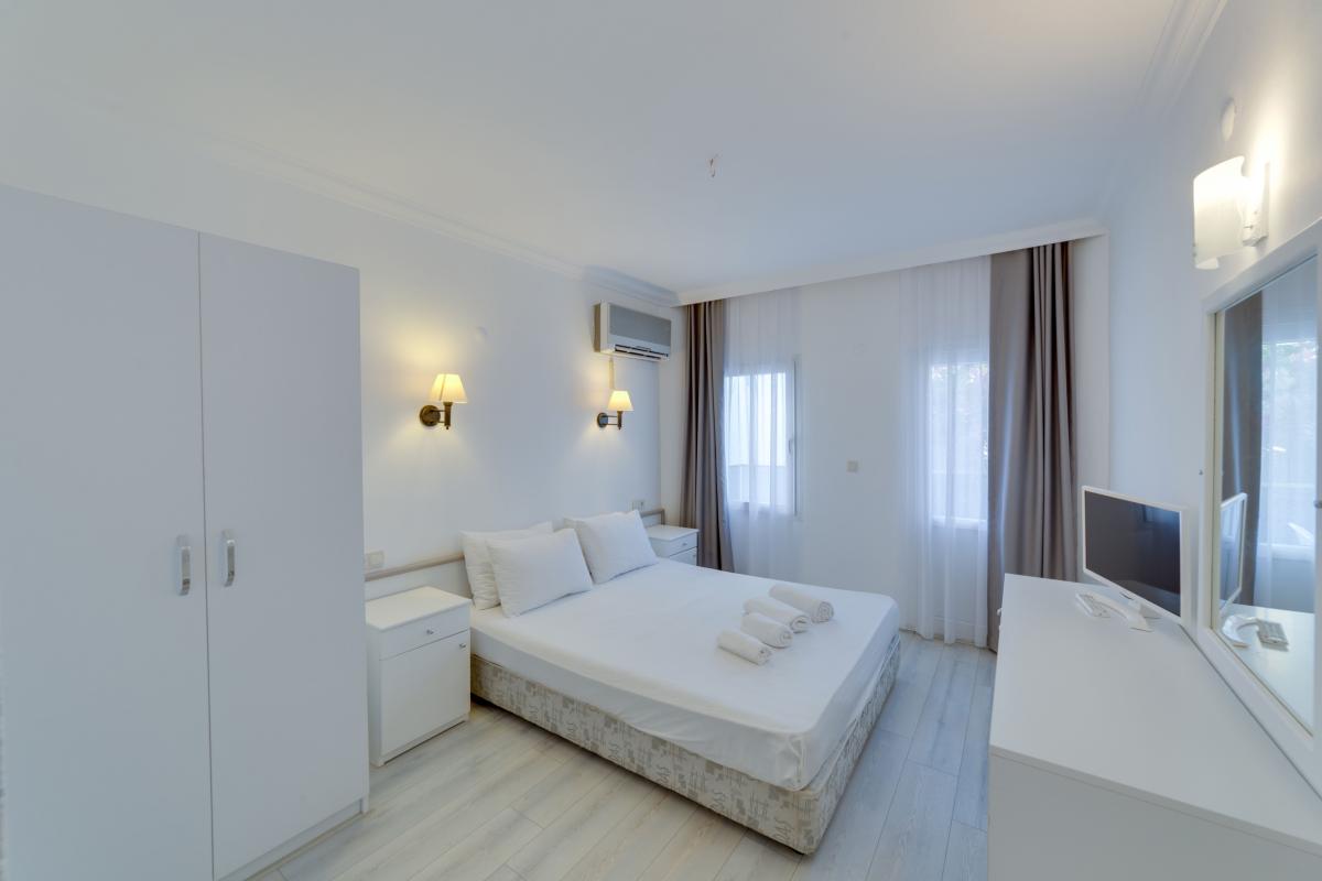 The Hello Hotel / The Hello Hotel