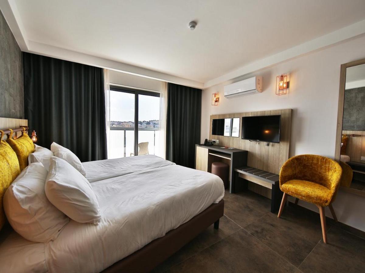 The Ivy Hotel / The Ivy Hotel
