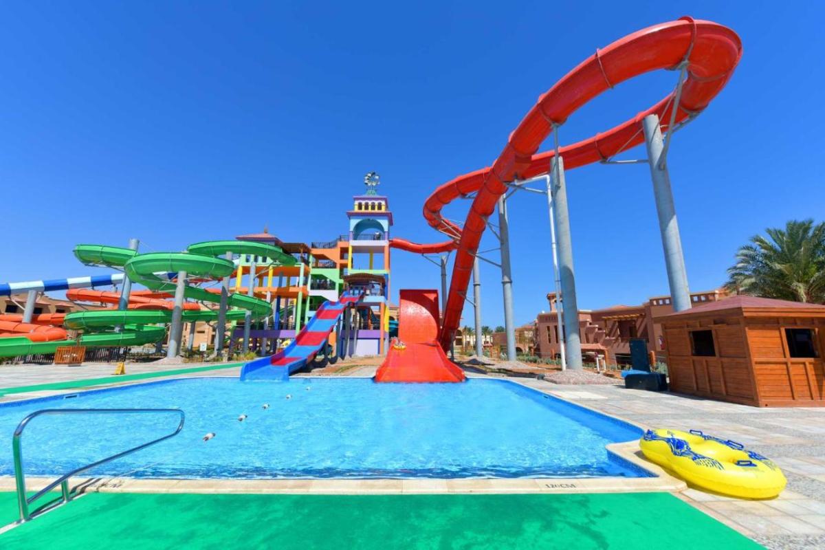 Charmillion Gardens Aqua Park / Charmillion Gardens Aqua Park