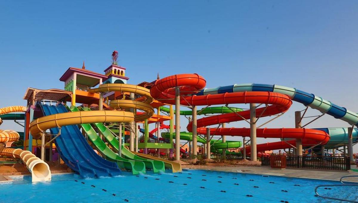 Charmillion Gardens Aqua Park / Charmillion Gardens Aqua Park