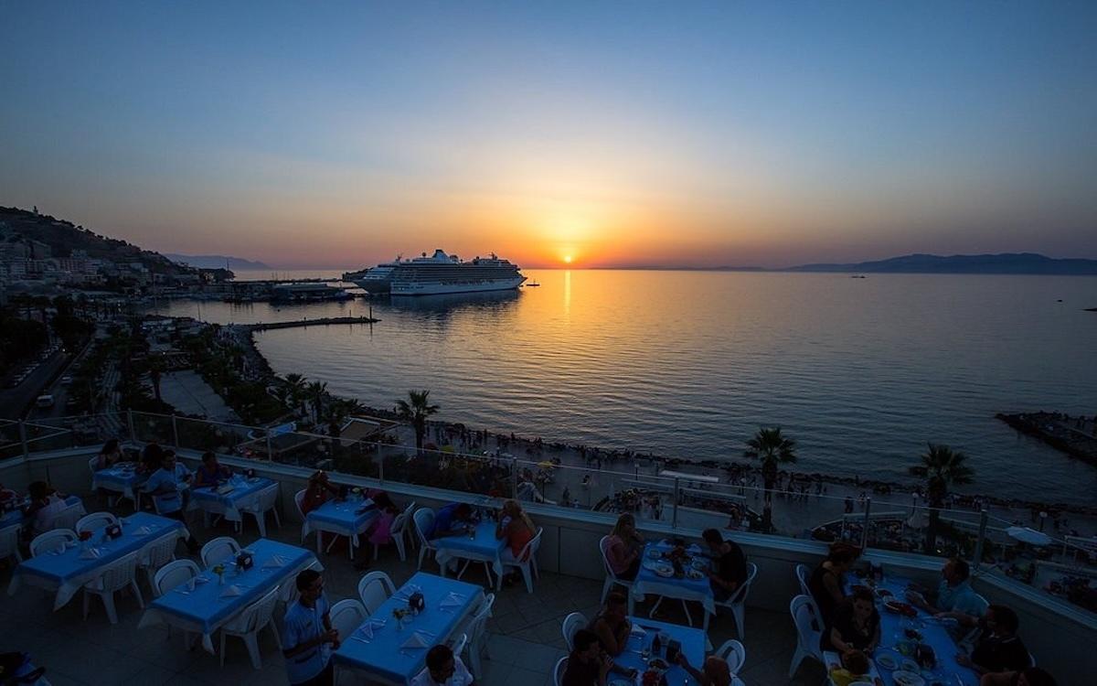 Derici Hotel / Derici Hotel