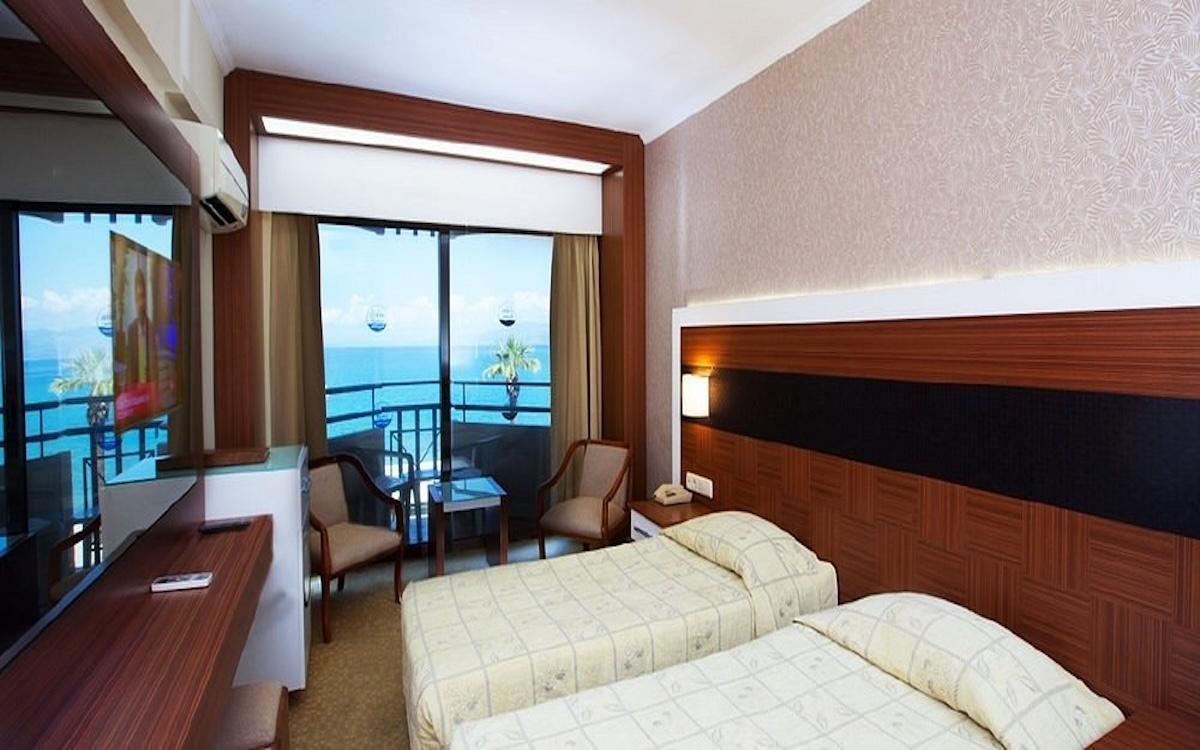 Derici Hotel / Derici Hotel