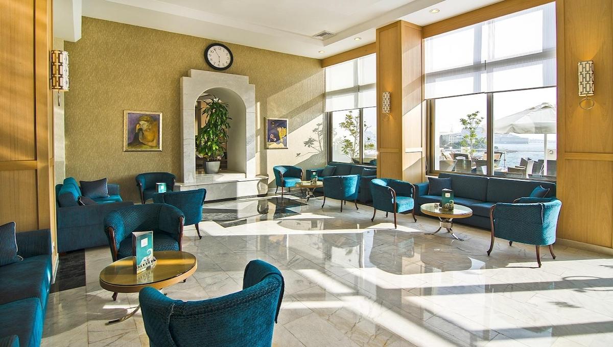 Korumar Hotel De Luxe / Korumar Hotel De Luxe